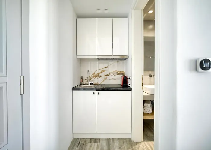 Nefeli & Mykonos פטליה